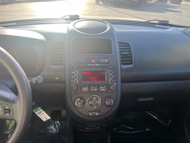 2013 White /Black Kia Soul Base (KNDJT2A58D7) , Automatic transmission, located at 1865 East Red Hills Pkwy, St. George, 84770, (435) 628-0023, 37.120850, -113.543640 - We specialize in helping ALL people get the best financing available. No matter your credit score, good, bad or none we can get you an amazing rate. Had a bankruptcy, divorce, or repossessions? We give you the green light to get your credit back on the road. Low down and affordable payments that fit - Photo#17