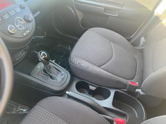 2013 White /Black Kia Soul Base (KNDJT2A58D7) , Automatic transmission, located at 1865 East Red Hills Pkwy, St. George, 84770, (435) 628-0023, 37.120850, -113.543640 - We specialize in helping ALL people get the best financing available. No matter your credit score, good, bad or none we can get you an amazing rate. Had a bankruptcy, divorce, or repossessions? We give you the green light to get your credit back on the road. Low down and affordable payments that fit - Photo#18