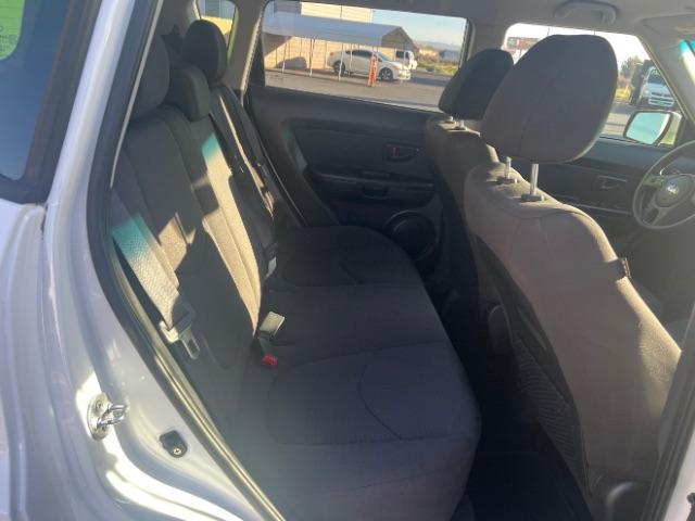 2013 White /Black Kia Soul Base (KNDJT2A58D7) , Automatic transmission, located at 1865 East Red Hills Pkwy, St. George, 84770, (435) 628-0023, 37.120850, -113.543640 - We specialize in helping ALL people get the best financing available. No matter your credit score, good, bad or none we can get you an amazing rate. Had a bankruptcy, divorce, or repossessions? We give you the green light to get your credit back on the road. Low down and affordable payments that fit - Photo#24