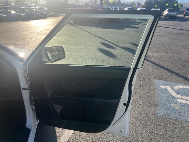 2013 White /Black Kia Soul Base (KNDJT2A58D7) , Automatic transmission, located at 1865 East Red Hills Pkwy, St. George, 84770, (435) 628-0023, 37.120850, -113.543640 - We specialize in helping ALL people get the best financing available. No matter your credit score, good, bad or none we can get you an amazing rate. Had a bankruptcy, divorce, or repossessions? We give you the green light to get your credit back on the road. Low down and affordable payments that fit - Photo#25