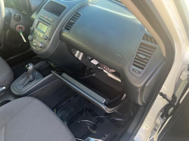 2013 White /Black Kia Soul Base (KNDJT2A58D7) , Automatic transmission, located at 1865 East Red Hills Pkwy, St. George, 84770, (435) 628-0023, 37.120850, -113.543640 - We specialize in helping ALL people get the best financing available. No matter your credit score, good, bad or none we can get you an amazing rate. Had a bankruptcy, divorce, or repossessions? We give you the green light to get your credit back on the road. Low down and affordable payments that fit - Photo#27