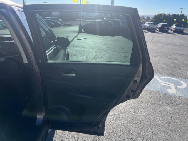 2013 Polished Metal Metallic /Black Honda CR-V LX (5J6RM4H39DL) with an 2.4L I-4 DOHC engine, Automatic transmission, located at 940 North Main Street, Cedar City, UT, 84720, (435) 628-0023, 37.692936, -113.061897 - We specialize in helping ALL people get the best financing available. No matter your credit score, good, bad or none we can get you an amazing rate. Had a bankruptcy, divorce, or repossessions? We give you the green light to get your credit back on the road. Low down and affordable payments that fit - Photo#24