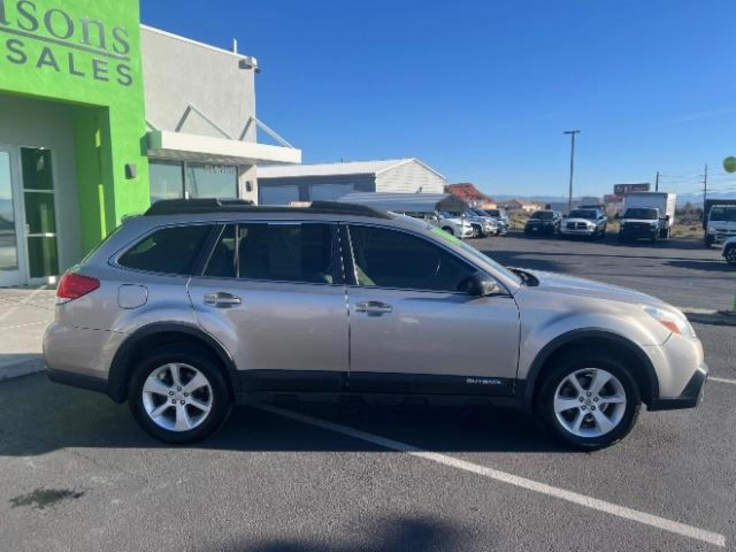 2014 Ice Silver Metallic /Ivory Subaru Outback 2.5i Premium (4S4BRCCC3E3) with an 2.5L H-4 DOHC engine, Automatic transmission, located at 940 North Main Street, Cedar City, UT, 84720, (435) 628-0023, 37.692936, -113.061897 - We specialize in helping ALL people get the best financing available. No matter your credit score, good, bad or none we can get you an amazing rate. Had a bankruptcy, divorce, or repossessions? We give you the green light to get your credit back on the road. Low down and affordable payments that fit - Photo#7