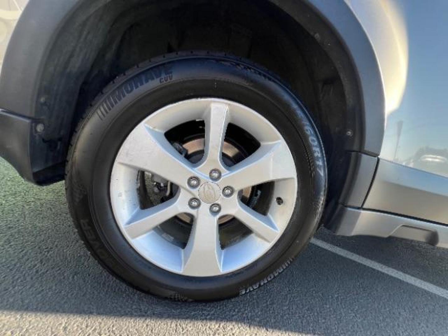 2014 Ice Silver Metallic /Ivory Subaru Outback 2.5i Premium (4S4BRCCC3E3) with an 2.5L H-4 DOHC engine, Automatic transmission, located at 940 North Main Street, Cedar City, UT, 84720, (435) 628-0023, 37.692936, -113.061897 - We specialize in helping ALL people get the best financing available. No matter your credit score, good, bad or none we can get you an amazing rate. Had a bankruptcy, divorce, or repossessions? We give you the green light to get your credit back on the road. Low down and affordable payments that fit - Photo#8