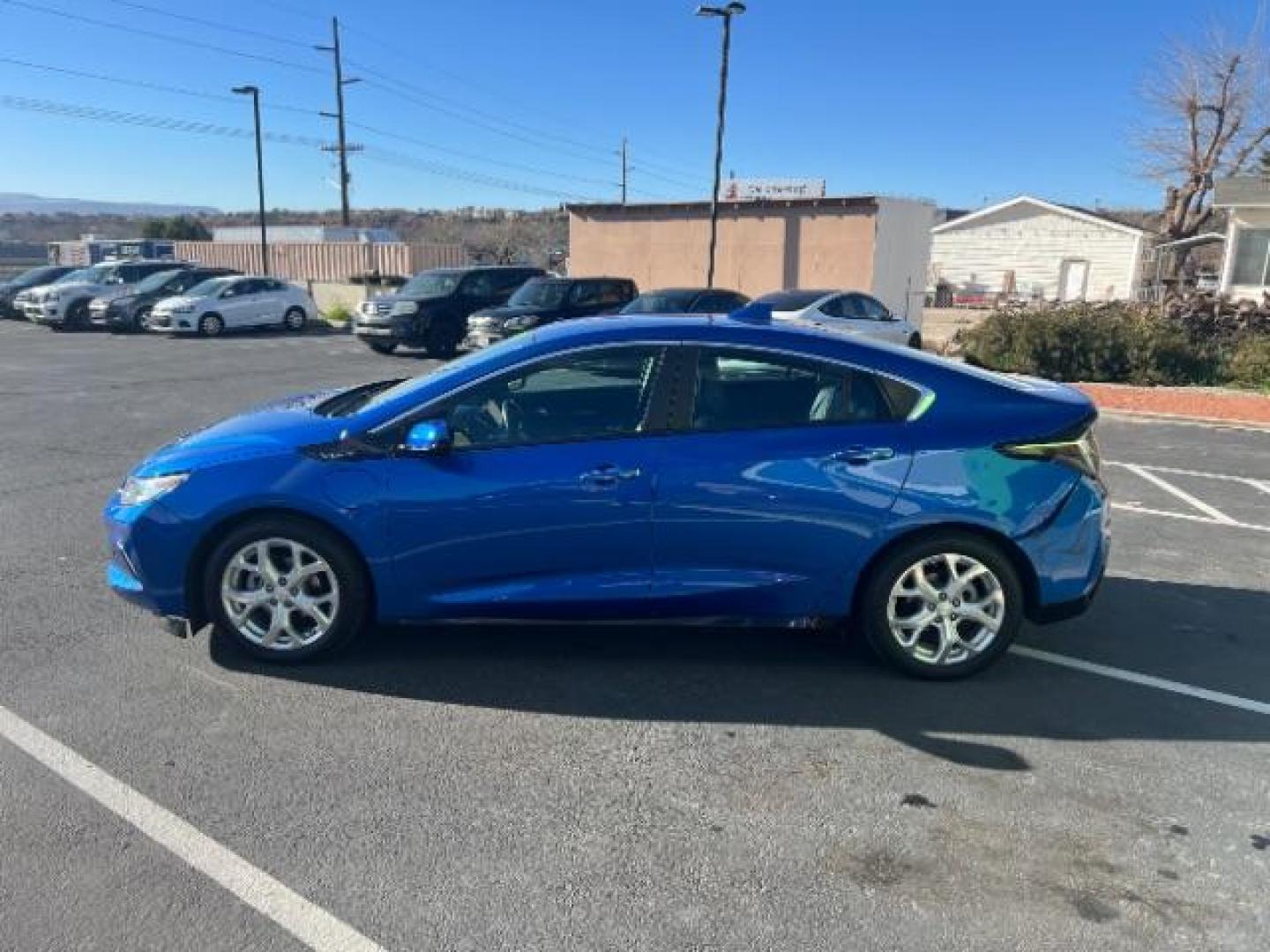 2017 Kinetic Blue Metallic /Jet Black/Jet Black Accents Chevrolet Volt Premier (1G1RB6S57HU) with an Voltec 1.5L I-4 gasoline direct injection engine, Automatic transmission, located at 1865 East Red Hills Pkwy, St. George, 84770, (435) 628-0023, 37.120850, -113.543640 - We specialize in helping ALL people get the best financing available. No matter your credit score, good, bad or none we can get you an amazing rate. Had a bankruptcy, divorce, or repossessions? We give you the green light to get your credit back on the road. Low down and affordable payments that fit - Photo#3