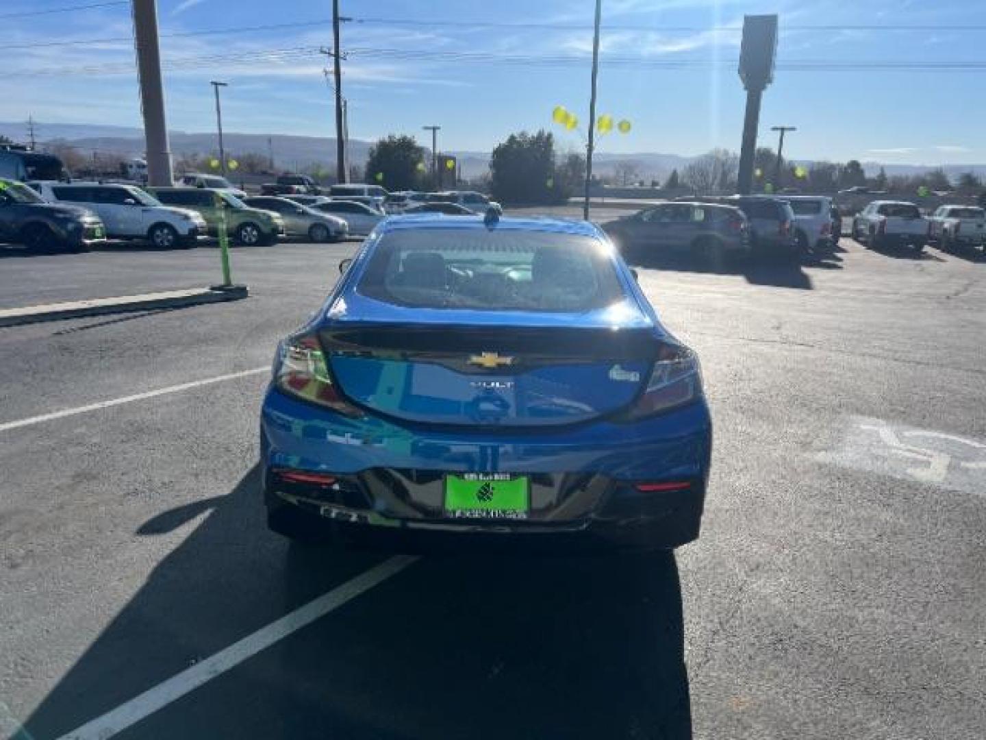 2017 Kinetic Blue Metallic /Jet Black/Jet Black Accents Chevrolet Volt Premier (1G1RB6S57HU) with an Voltec 1.5L I-4 gasoline direct injection engine, Automatic transmission, located at 1865 East Red Hills Pkwy, St. George, 84770, (435) 628-0023, 37.120850, -113.543640 - We specialize in helping ALL people get the best financing available. No matter your credit score, good, bad or none we can get you an amazing rate. Had a bankruptcy, divorce, or repossessions? We give you the green light to get your credit back on the road. Low down and affordable payments that fit - Photo#5