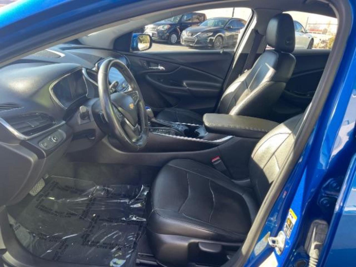 2017 Kinetic Blue Metallic /Jet Black/Jet Black Accents Chevrolet Volt Premier (1G1RB6S57HU) with an Voltec 1.5L I-4 gasoline direct injection engine, Automatic transmission, located at 1865 East Red Hills Pkwy, St. George, 84770, (435) 628-0023, 37.120850, -113.543640 - We specialize in helping ALL people get the best financing available. No matter your credit score, good, bad or none we can get you an amazing rate. Had a bankruptcy, divorce, or repossessions? We give you the green light to get your credit back on the road. Low down and affordable payments that fit - Photo#14