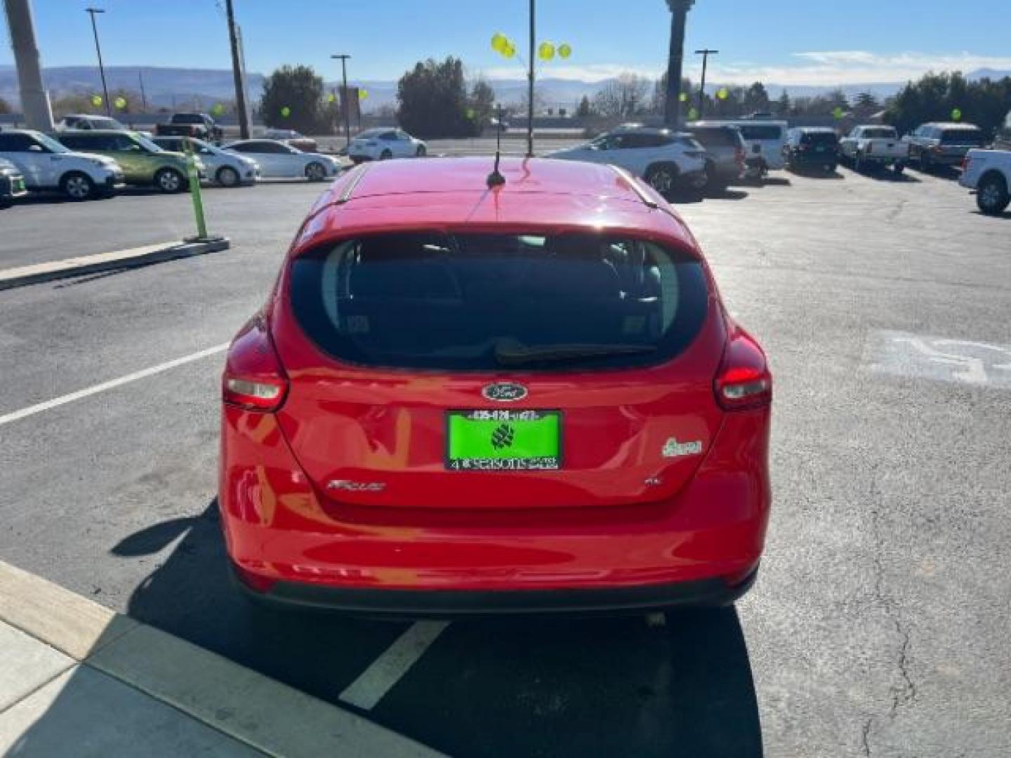 2015 Race Red /Charcoal Black Ford Focus SE (1FADP3K28FL) with an 2L I-4 gasoline direct injection engine, Automatic transmission, located at 1865 East Red Hills Pkwy, St. George, 84770, (435) 628-0023, 37.120850, -113.543640 - We specialize in helping ALL people get the best financing available. No matter your credit score, good, bad or none we can get you an amazing rate. Had a bankruptcy, divorce, or repossessions? We give you the green light to get your credit back on the road. Low down and affordable payments that fit - Photo#5