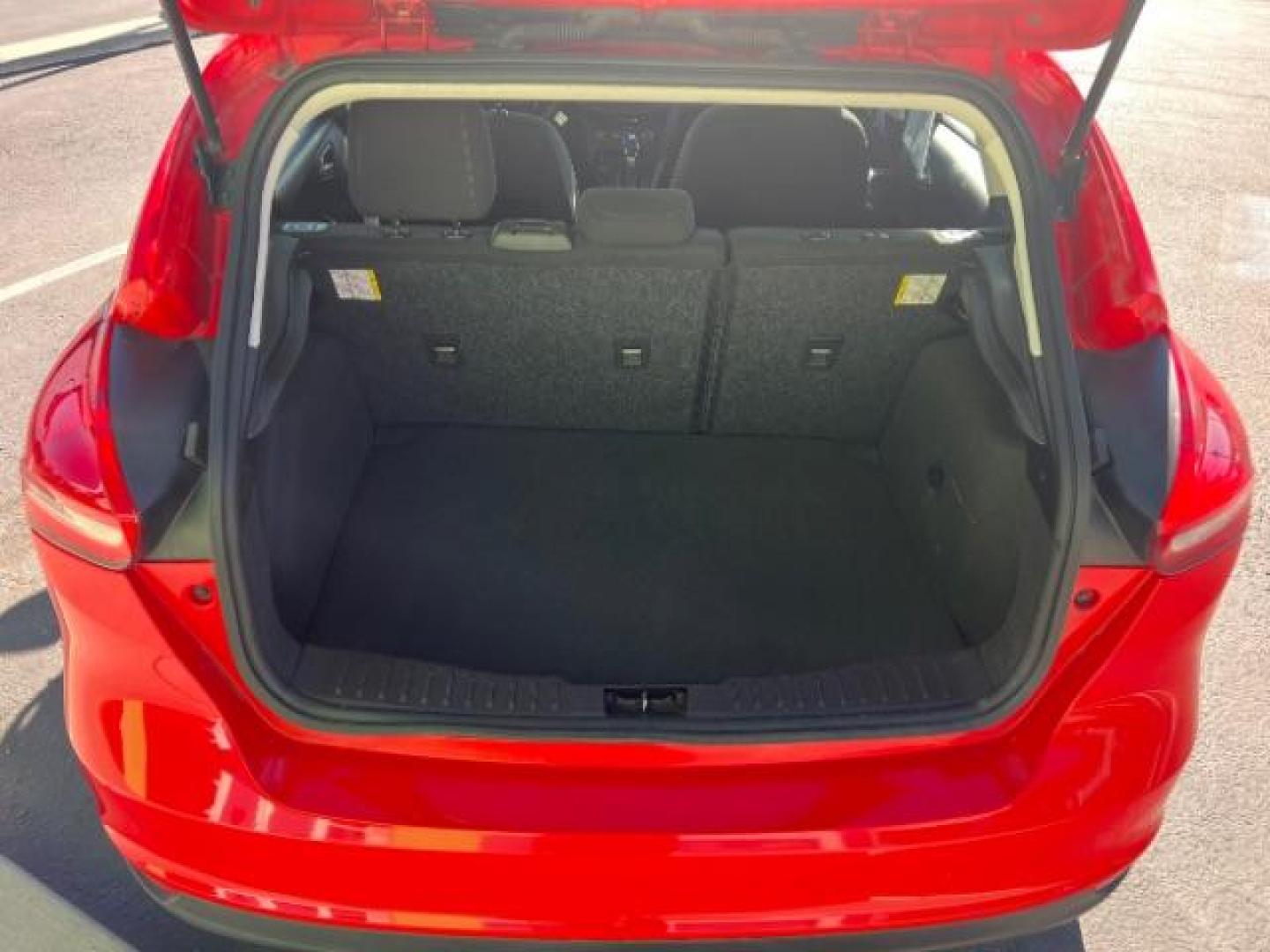 2015 Race Red /Charcoal Black Ford Focus SE (1FADP3K28FL) with an 2L I-4 gasoline direct injection engine, Automatic transmission, located at 1865 East Red Hills Pkwy, St. George, 84770, (435) 628-0023, 37.120850, -113.543640 - We specialize in helping ALL people get the best financing available. No matter your credit score, good, bad or none we can get you an amazing rate. Had a bankruptcy, divorce, or repossessions? We give you the green light to get your credit back on the road. Low down and affordable payments that fit - Photo#23