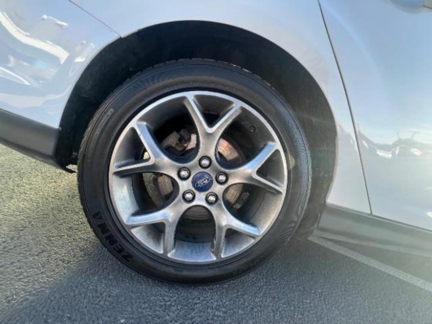 2014 Oxford White /Charcoal Black Ford Focus SE (1FADP3F27EL) with an 2L I-4 gasoline direct injection engine, Automatic transmission, located at 1865 East Red Hills Pkwy, St. George, 84770, (435) 628-0023, 37.120850, -113.543640 - We specialize in helping ALL people get the best financing available. No matter your credit score, good, bad or none we can get you an amazing rate. Had a bankruptcy, divorce, or repossessions? We give you the green light to get your credit back on the road. Low down and affordable payments that fit - Photo#11