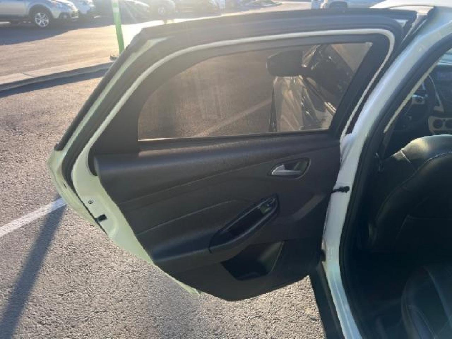 2014 Oxford White /Charcoal Black Ford Focus SE (1FADP3F27EL) with an 2L I-4 gasoline direct injection engine, Automatic transmission, located at 1865 East Red Hills Pkwy, St. George, 84770, (435) 628-0023, 37.120850, -113.543640 - We specialize in helping ALL people get the best financing available. No matter your credit score, good, bad or none we can get you an amazing rate. Had a bankruptcy, divorce, or repossessions? We give you the green light to get your credit back on the road. Low down and affordable payments that fit - Photo#20