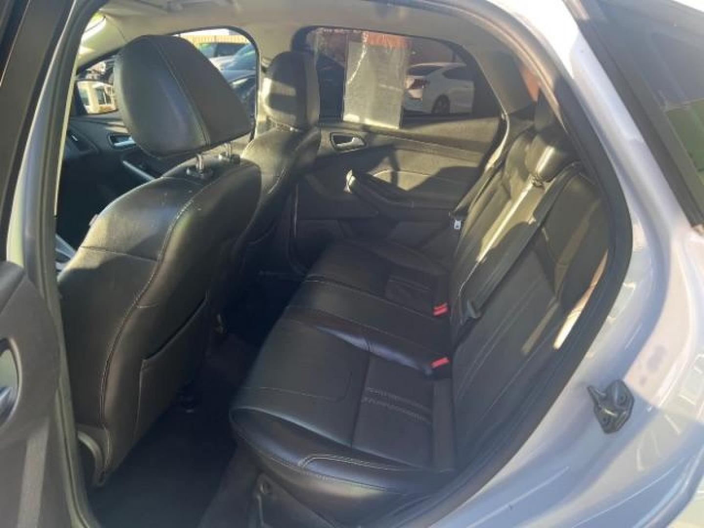2014 Oxford White /Charcoal Black Ford Focus SE (1FADP3F27EL) with an 2L I-4 gasoline direct injection engine, Automatic transmission, located at 1865 East Red Hills Pkwy, St. George, 84770, (435) 628-0023, 37.120850, -113.543640 - We specialize in helping ALL people get the best financing available. No matter your credit score, good, bad or none we can get you an amazing rate. Had a bankruptcy, divorce, or repossessions? We give you the green light to get your credit back on the road. Low down and affordable payments that fit - Photo#21