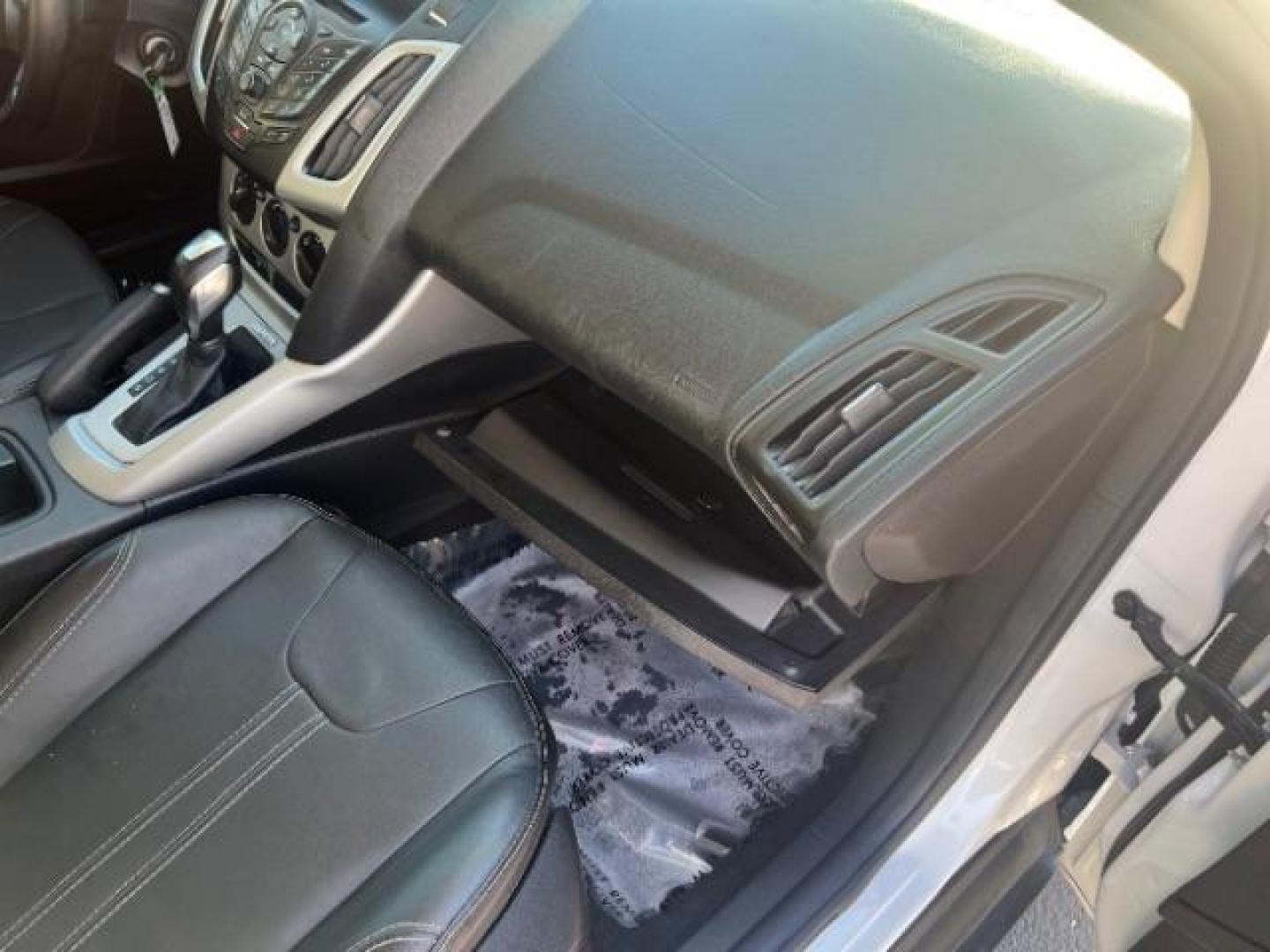 2014 Oxford White /Charcoal Black Ford Focus SE (1FADP3F27EL) with an 2L I-4 gasoline direct injection engine, Automatic transmission, located at 1865 East Red Hills Pkwy, St. George, 84770, (435) 628-0023, 37.120850, -113.543640 - We specialize in helping ALL people get the best financing available. No matter your credit score, good, bad or none we can get you an amazing rate. Had a bankruptcy, divorce, or repossessions? We give you the green light to get your credit back on the road. Low down and affordable payments that fit - Photo#29