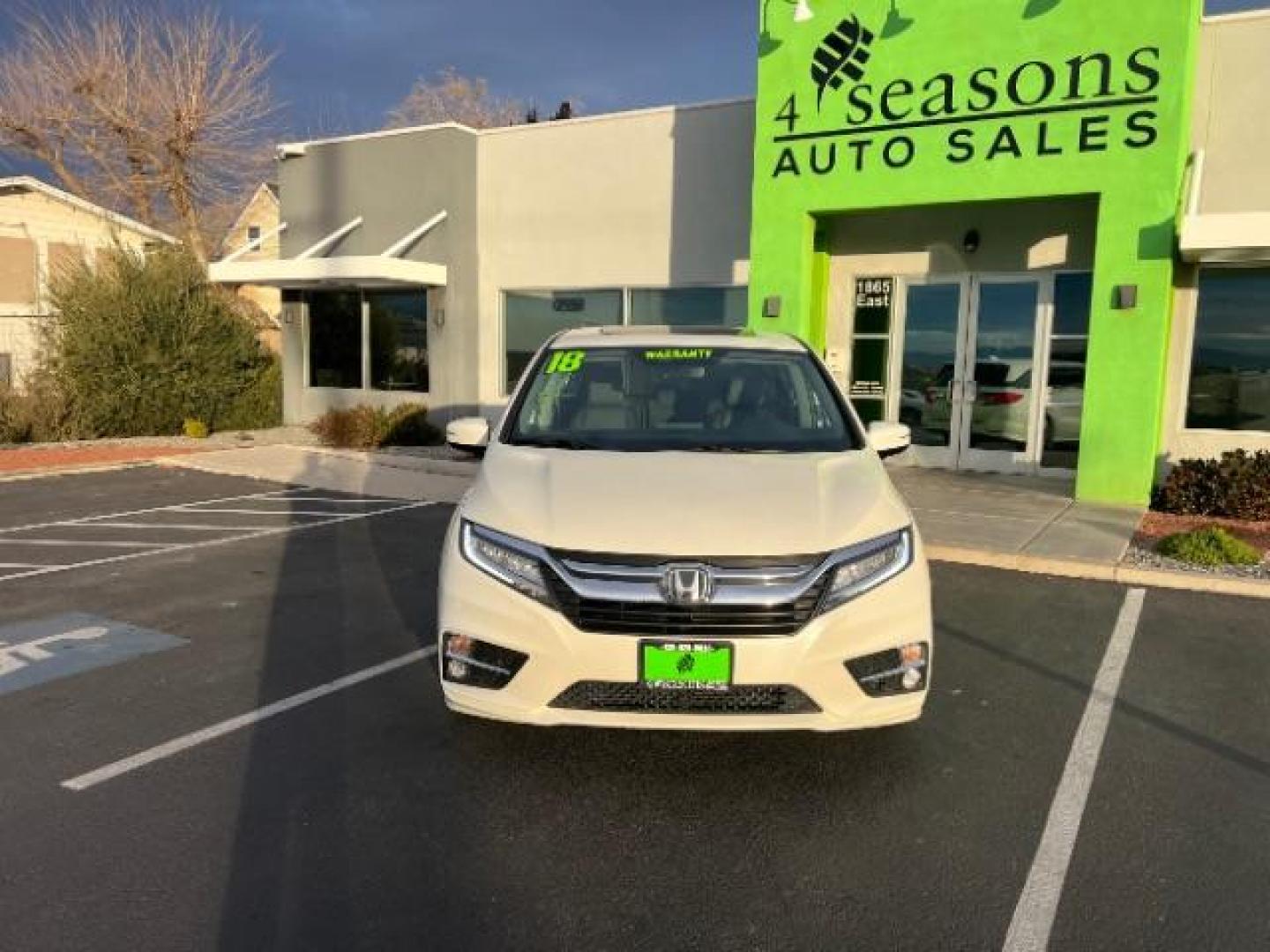 2018 White Diamond Pearl /Gray Honda Odyssey Elite (5FNRL6H92JB) with an 3.5L V-6 gasoline direct injection engine, Automatic transmission, located at 1865 East Red Hills Pkwy, St. George, 84770, (435) 628-0023, 37.120850, -113.543640 - We specialize in helping ALL people get the best financing available. No matter your credit score, good, bad or none we can get you an amazing rate. Had a bankruptcy, divorce, or repossessions? We give you the green light to get your credit back on the road. Low down and affordable payments that fit - Photo#1