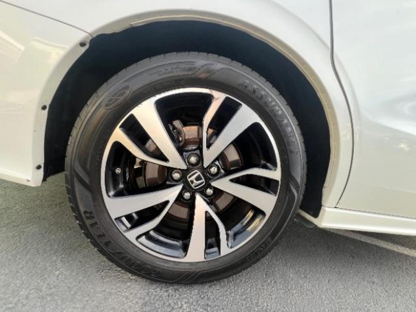 2018 White Diamond Pearl /Gray Honda Odyssey Elite (5FNRL6H92JB) with an 3.5L V-6 gasoline direct injection engine, Automatic transmission, located at 1865 East Red Hills Pkwy, St. George, 84770, (435) 628-0023, 37.120850, -113.543640 - We specialize in helping ALL people get the best financing available. No matter your credit score, good, bad or none we can get you an amazing rate. Had a bankruptcy, divorce, or repossessions? We give you the green light to get your credit back on the road. Low down and affordable payments that fit - Photo#8