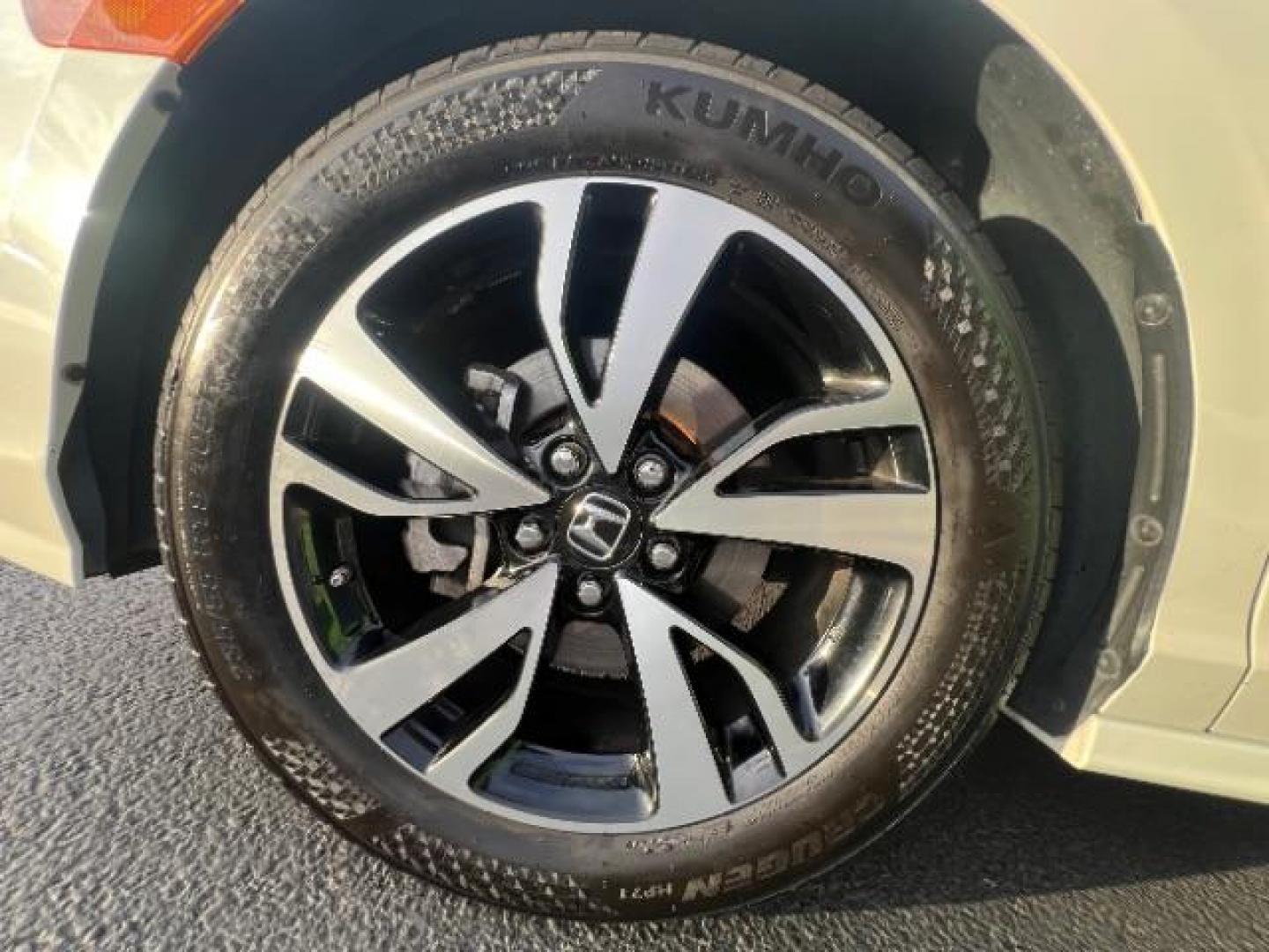 2018 White Diamond Pearl /Gray Honda Odyssey Elite (5FNRL6H92JB) with an 3.5L V-6 gasoline direct injection engine, Automatic transmission, located at 1865 East Red Hills Pkwy, St. George, 84770, (435) 628-0023, 37.120850, -113.543640 - We specialize in helping ALL people get the best financing available. No matter your credit score, good, bad or none we can get you an amazing rate. Had a bankruptcy, divorce, or repossessions? We give you the green light to get your credit back on the road. Low down and affordable payments that fit - Photo#10