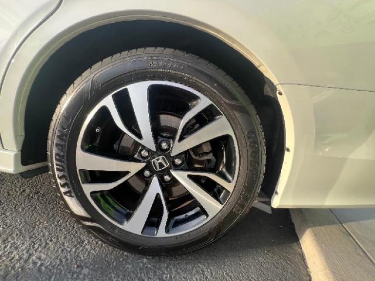 2018 White Diamond Pearl /Gray Honda Odyssey Elite (5FNRL6H92JB) with an 3.5L V-6 gasoline direct injection engine, Automatic transmission, located at 1865 East Red Hills Pkwy, St. George, 84770, (435) 628-0023, 37.120850, -113.543640 - We specialize in helping ALL people get the best financing available. No matter your credit score, good, bad or none we can get you an amazing rate. Had a bankruptcy, divorce, or repossessions? We give you the green light to get your credit back on the road. Low down and affordable payments that fit - Photo#11