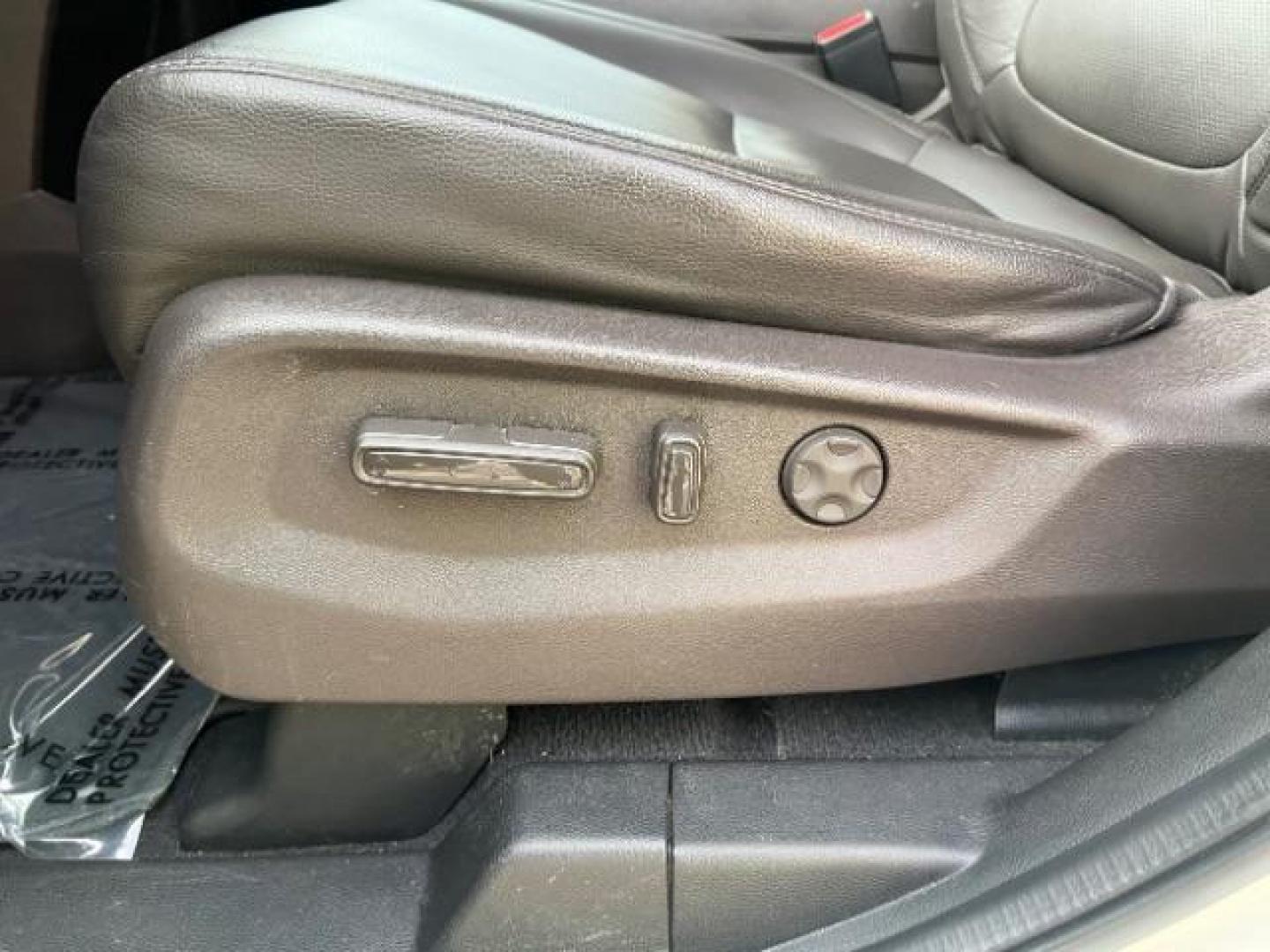 2018 White Diamond Pearl /Gray Honda Odyssey Elite (5FNRL6H92JB) with an 3.5L V-6 gasoline direct injection engine, Automatic transmission, located at 1865 East Red Hills Pkwy, St. George, 84770, (435) 628-0023, 37.120850, -113.543640 - We specialize in helping ALL people get the best financing available. No matter your credit score, good, bad or none we can get you an amazing rate. Had a bankruptcy, divorce, or repossessions? We give you the green light to get your credit back on the road. Low down and affordable payments that fit - Photo#13