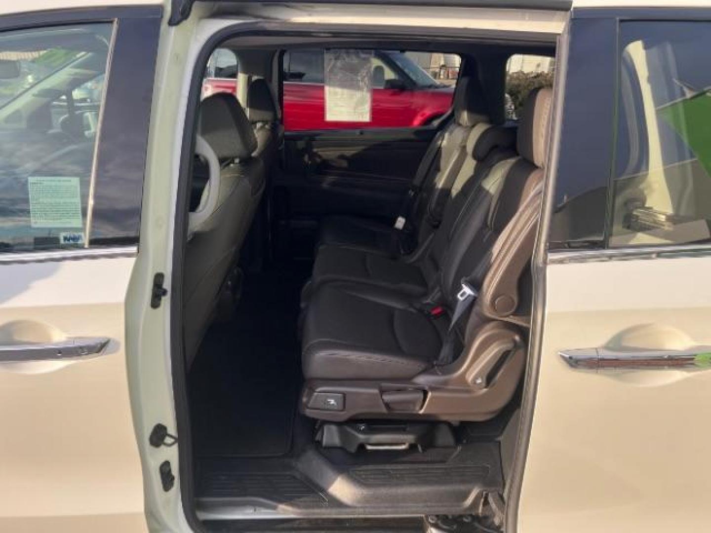 2018 White Diamond Pearl /Gray Honda Odyssey Elite (5FNRL6H92JB) with an 3.5L V-6 gasoline direct injection engine, Automatic transmission, located at 1865 East Red Hills Pkwy, St. George, 84770, (435) 628-0023, 37.120850, -113.543640 - We specialize in helping ALL people get the best financing available. No matter your credit score, good, bad or none we can get you an amazing rate. Had a bankruptcy, divorce, or repossessions? We give you the green light to get your credit back on the road. Low down and affordable payments that fit - Photo#19