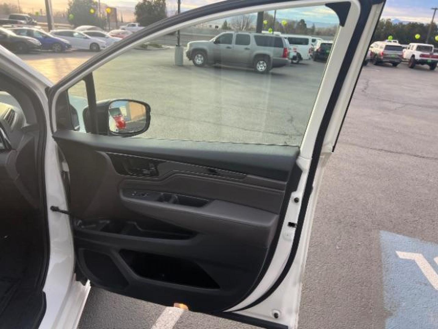 2018 White Diamond Pearl /Gray Honda Odyssey Elite (5FNRL6H92JB) with an 3.5L V-6 gasoline direct injection engine, Automatic transmission, located at 1865 East Red Hills Pkwy, St. George, 84770, (435) 628-0023, 37.120850, -113.543640 - We specialize in helping ALL people get the best financing available. No matter your credit score, good, bad or none we can get you an amazing rate. Had a bankruptcy, divorce, or repossessions? We give you the green light to get your credit back on the road. Low down and affordable payments that fit - Photo#27