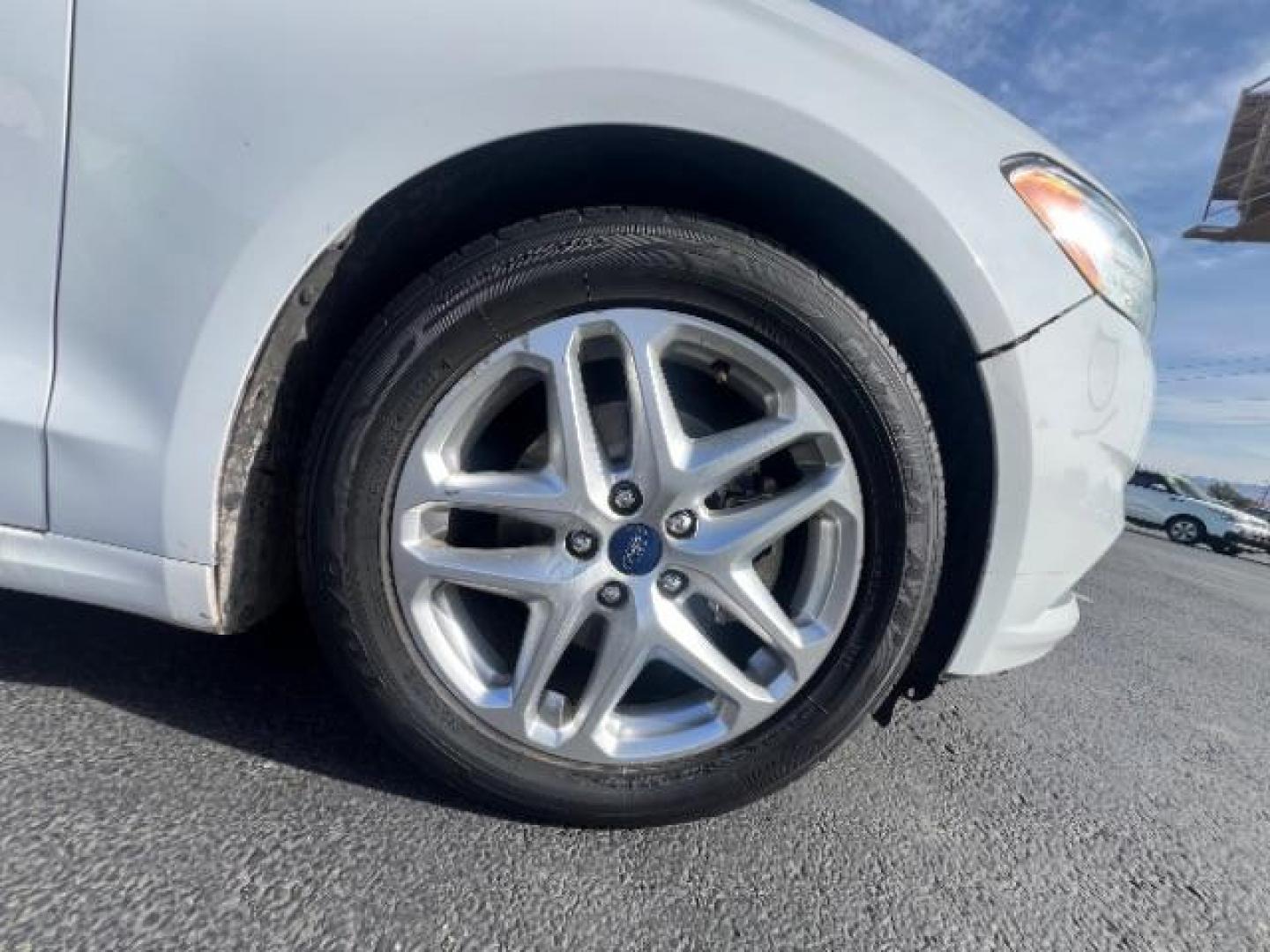 2016 Oxford White /Dune Ford Fusion SE (3FA6P0H79GR) with an Duratec 2.5L I-4 DOHC engine, Automatic transmission, located at 1865 East Red Hills Pkwy, St. George, 84770, (435) 628-0023, 37.120850, -113.543640 - We specialize in helping ALL people get the best financing available. No matter your credit score, good, bad or none we can get you an amazing rate. Had a bankruptcy, divorce, or repossessions? We give you the green light to get your credit back on the road. Low down and affordable payments that fit - Photo#10