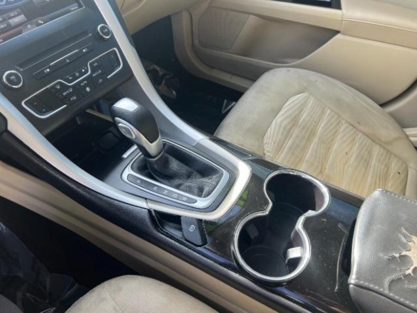 2016 Oxford White /Dune Ford Fusion SE (3FA6P0H79GR) with an Duratec 2.5L I-4 DOHC engine, Automatic transmission, located at 1865 East Red Hills Pkwy, St. George, 84770, (435) 628-0023, 37.120850, -113.543640 - We specialize in helping ALL people get the best financing available. No matter your credit score, good, bad or none we can get you an amazing rate. Had a bankruptcy, divorce, or repossessions? We give you the green light to get your credit back on the road. Low down and affordable payments that fit - Photo#18