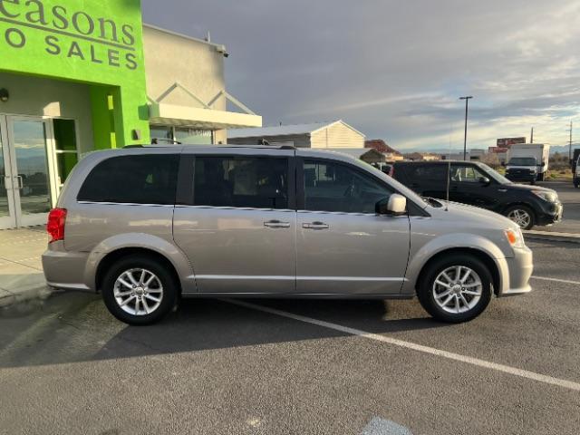 2018 Silver /Black Leather Interior Dodge Grand Caravan SXT (2C4RDGCGXJR) with an 3.6L V6 DOHC 24V engine, 6-Speed Automatic transmission, located at 940 North Main Street, Cedar City, UT, 84720, (435) 628-0023, 37.692936, -113.061897 - We specialize in helping ALL people get the best financing available. No matter your credit score, good, bad or none we can get you an amazing rate. Had a bankruptcy, divorce, or repossessions? We give you the green light to get your credit back on the road. Low down and affordable payments that fit - Photo#7