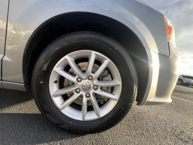 2018 Silver /Black Leather Interior Dodge Grand Caravan SXT (2C4RDGCGXJR) with an 3.6L V6 DOHC 24V engine, 6-Speed Automatic transmission, located at 940 North Main Street, Cedar City, UT, 84720, (435) 628-0023, 37.692936, -113.061897 - We specialize in helping ALL people get the best financing available. No matter your credit score, good, bad or none we can get you an amazing rate. Had a bankruptcy, divorce, or repossessions? We give you the green light to get your credit back on the road. Low down and affordable payments that fit - Photo#8