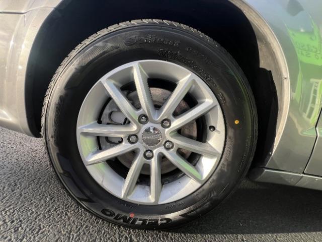 2018 Silver /Black Leather Interior Dodge Grand Caravan SXT (2C4RDGCGXJR) with an 3.6L V6 DOHC 24V engine, 6-Speed Automatic transmission, located at 940 North Main Street, Cedar City, UT, 84720, (435) 628-0023, 37.692936, -113.061897 - We specialize in helping ALL people get the best financing available. No matter your credit score, good, bad or none we can get you an amazing rate. Had a bankruptcy, divorce, or repossessions? We give you the green light to get your credit back on the road. Low down and affordable payments that fit - Photo#9