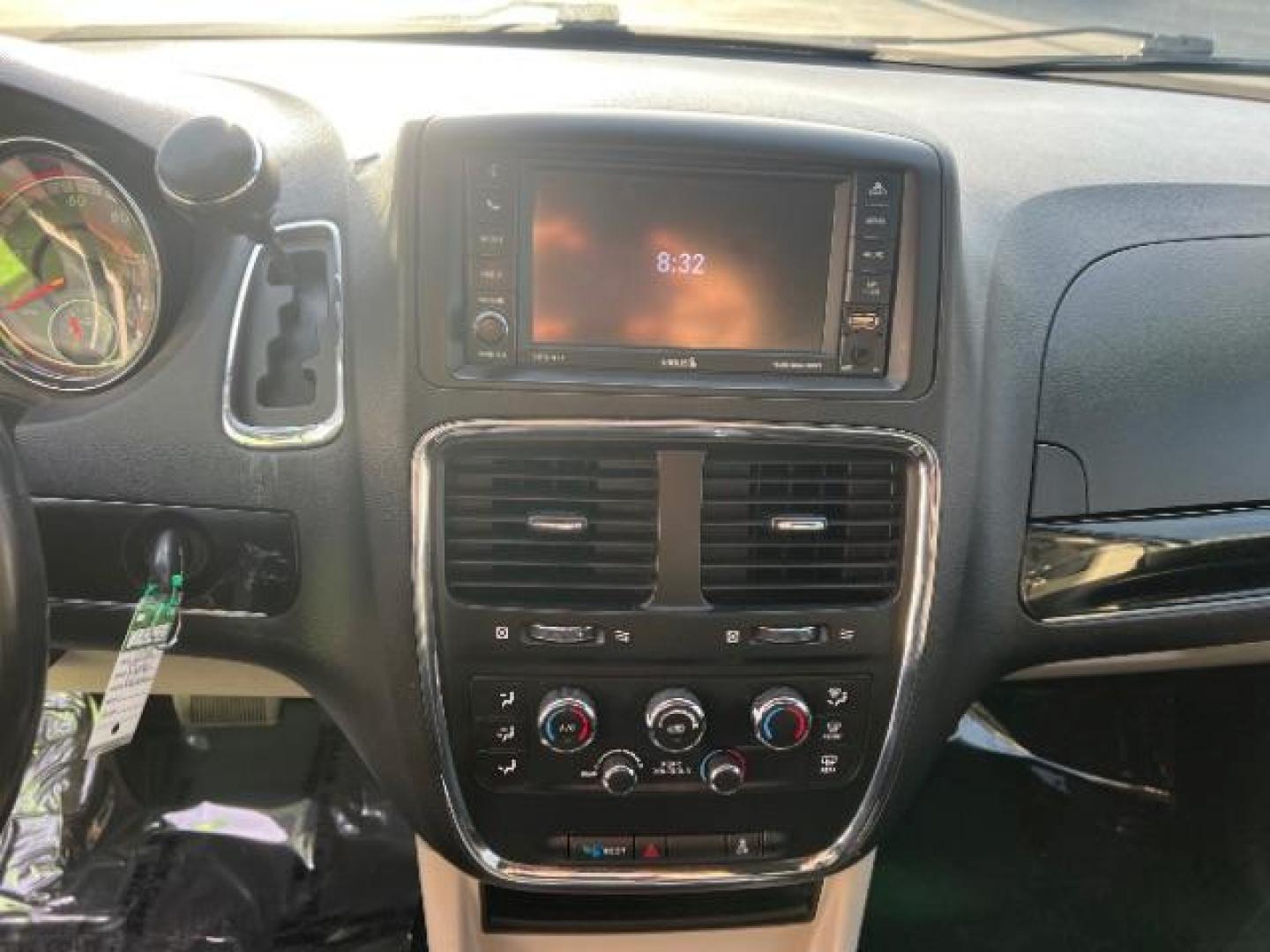 2018 Silver /Black Leather Interior Dodge Grand Caravan SXT (2C4RDGCGXJR) with an 3.6L V6 DOHC 24V engine, 6-Speed Automatic transmission, located at 940 North Main Street, Cedar City, UT, 84720, (435) 628-0023, 37.692936, -113.061897 - We specialize in helping ALL people get the best financing available. No matter your credit score, good, bad or none we can get you an amazing rate. Had a bankruptcy, divorce, or repossessions? We give you the green light to get your credit back on the road. Low down and affordable payments that fit - Photo#17