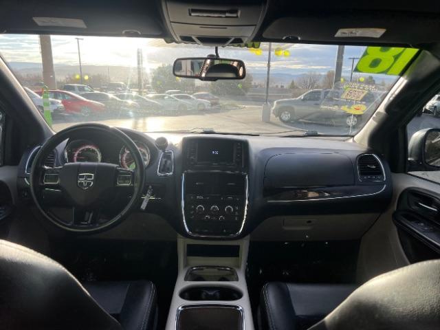 2018 Silver /Black Leather Interior Dodge Grand Caravan SXT (2C4RDGCGXJR) with an 3.6L V6 DOHC 24V engine, 6-Speed Automatic transmission, located at 940 North Main Street, Cedar City, UT, 84720, (435) 628-0023, 37.692936, -113.061897 - We specialize in helping ALL people get the best financing available. No matter your credit score, good, bad or none we can get you an amazing rate. Had a bankruptcy, divorce, or repossessions? We give you the green light to get your credit back on the road. Low down and affordable payments that fit - Photo#20
