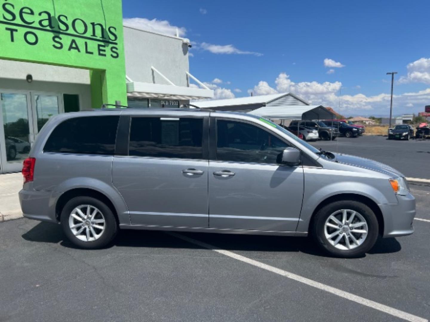 2018 Silver /BLACK LEATEHR Dodge Grand Caravan SXT (2C4RDGCGXJR) with an 3.6L V6 DOHC 24V engine, 6-Speed Automatic transmission, located at 1865 East Red Hills Pkwy, St. George, 84770, (435) 628-0023, 37.120850, -113.543640 - Versatile Southern Utah travel starts with this 2018 Dodge Grand Caravan SXT. Its 3.6L V6 engine, 6-speed automatic transmission, and front-wheel drive make it a smart fit for family trips, school runs, and road adventures. With 115895 miles, this Grand Caravan is ready for its next adventure. The- Photo#7