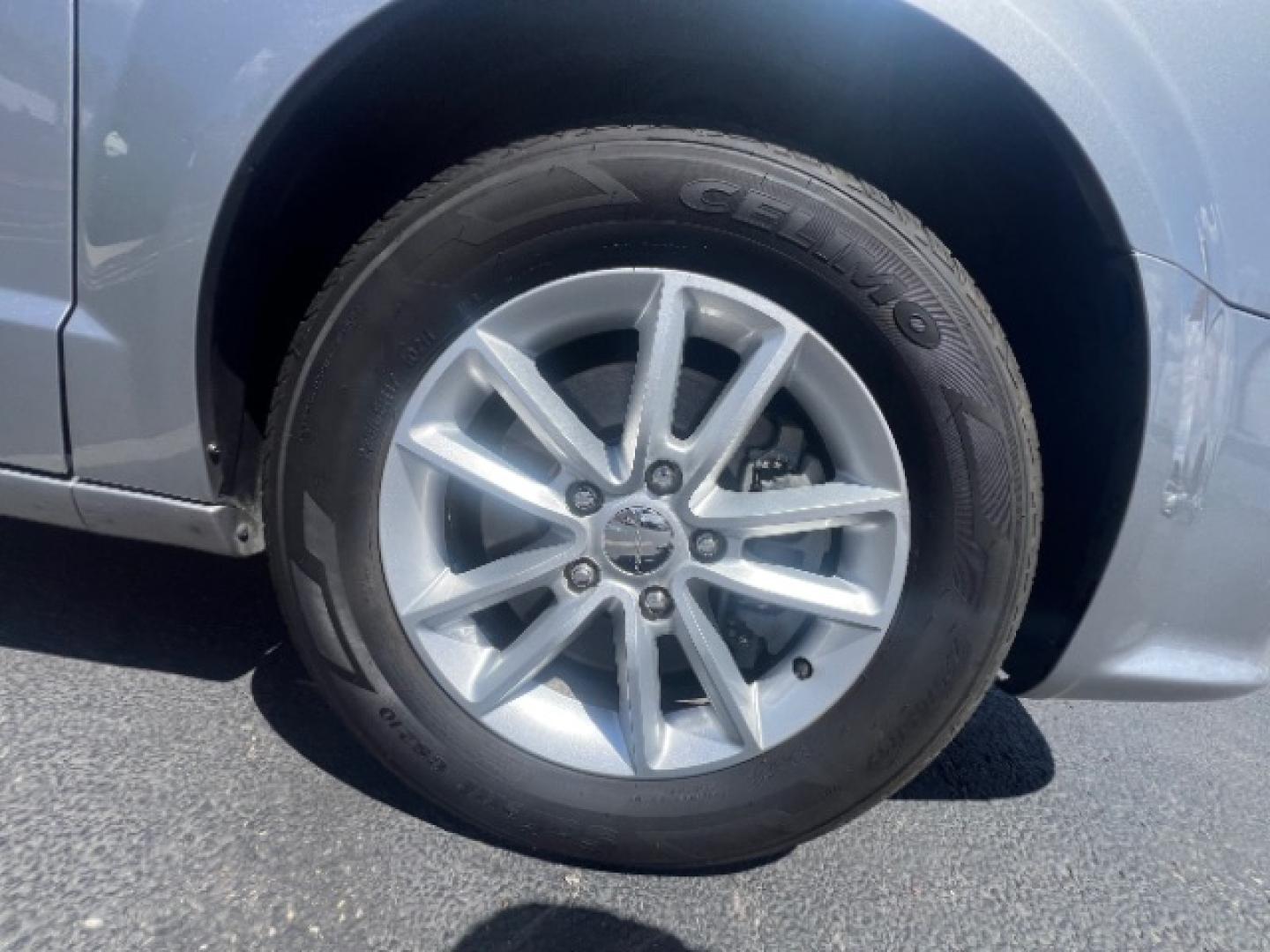 2018 Silver /BLACK LEATEHR Dodge Grand Caravan SXT (2C4RDGCGXJR) with an 3.6L V6 DOHC 24V engine, 6-Speed Automatic transmission, located at 1865 East Red Hills Pkwy, St. George, 84770, (435) 628-0023, 37.120850, -113.543640 - Versatile Southern Utah travel starts with this 2018 Dodge Grand Caravan SXT. Its 3.6L V6 engine, 6-speed automatic transmission, and front-wheel drive make it a smart fit for family trips, school runs, and road adventures. With 115895 miles, this Grand Caravan is ready for its next adventure. The- Photo#10