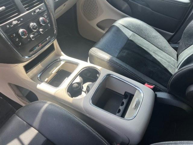 2018 Silver /BLACK LEATEHR Dodge Grand Caravan SXT (2C4RDGCGXJR) with an 3.6L V6 DOHC 24V engine, 6-Speed Automatic transmission, located at 1865 East Red Hills Pkwy, St. George, 84770, (435) 628-0023, 37.120850, -113.543640 - Need sliding doors and seating for the whole crew? This Silver 2018 Dodge Grand Caravan SXT brings a 3.6L V6, 6-speed automatic, front-wheel drive, and black leather - the practical family van Southern Utah households still rely on. We specialize in in-house financing and work with all credit types- Photo#18