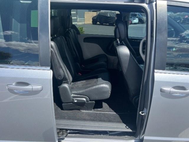 2018 Silver /BLACK LEATEHR Dodge Grand Caravan SXT (2C4RDGCGXJR) with an 3.6L V6 DOHC 24V engine, 6-Speed Automatic transmission, located at 1865 East Red Hills Pkwy, St. George, 84770, (435) 628-0023, 37.120850, -113.543640 - Need sliding doors and seating for the whole crew? This Silver 2018 Dodge Grand Caravan SXT brings a 3.6L V6, 6-speed automatic, front-wheel drive, and black leather - the practical family van Southern Utah households still rely on. We specialize in in-house financing and work with all credit types- Photo#25