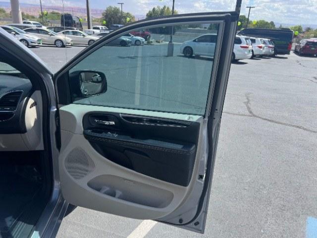 2018 Silver /BLACK LEATEHR Dodge Grand Caravan SXT (2C4RDGCGXJR) with an 3.6L V6 DOHC 24V engine, 6-Speed Automatic transmission, located at 1865 East Red Hills Pkwy, St. George, 84770, (435) 628-0023, 37.120850, -113.543640 - Need sliding doors and seating for the whole crew? This Silver 2018 Dodge Grand Caravan SXT brings a 3.6L V6, 6-speed automatic, front-wheel drive, and black leather - the practical family van Southern Utah households still rely on. We specialize in in-house financing and work with all credit types- Photo#26