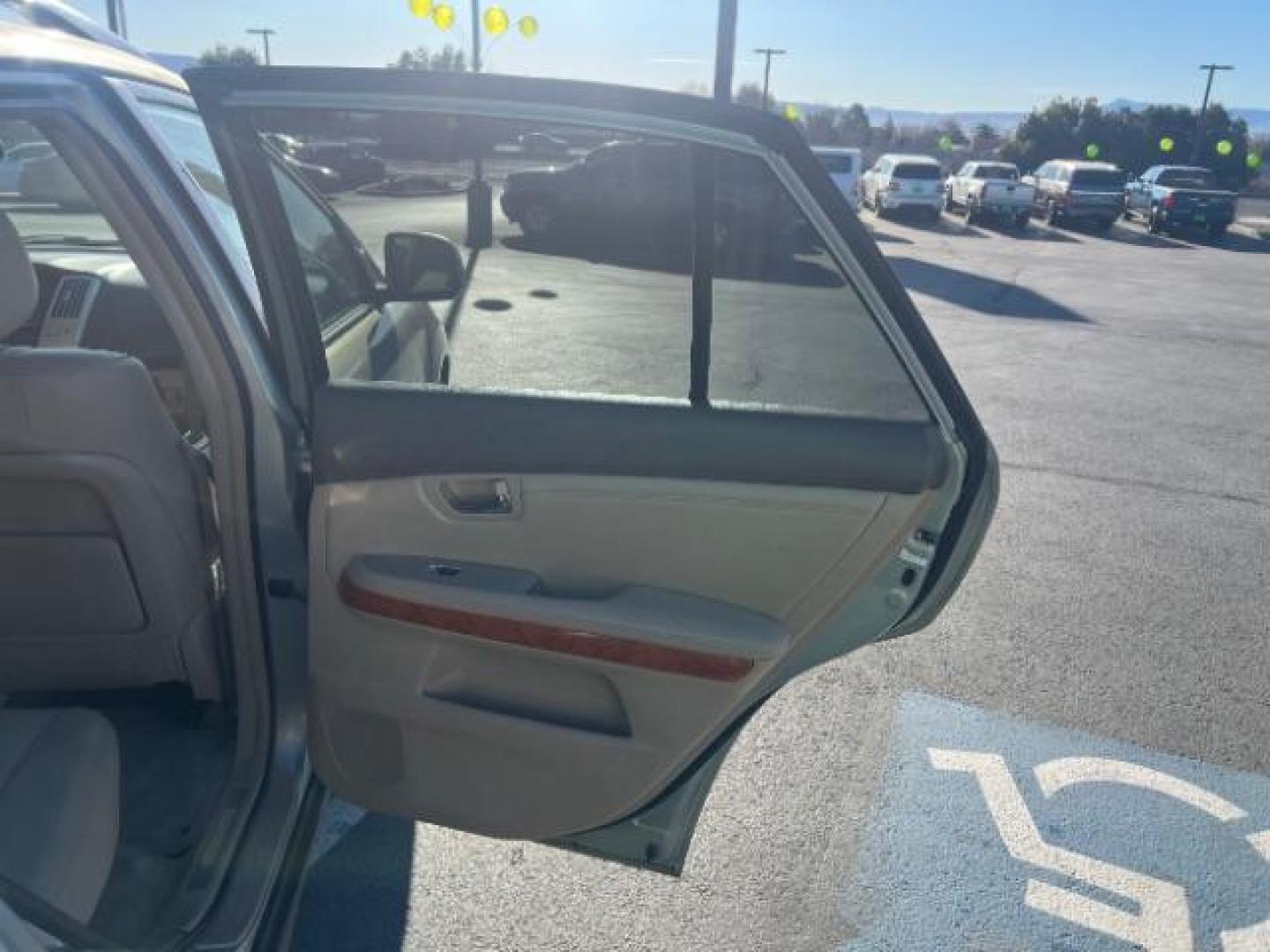 2006 Silver /Tan Leather Interior Lexus RX 330 FWD (JTJGA31U860) , Automatic transmission, located at 1865 East Red Hills Pkwy, St. George, 84770, (435) 628-0023, 37.120850, -113.543640 - We specialize in helping ALL people get the best financing available. No matter your credit score, good, bad or none we can get you an amazing rate. Had a bankruptcy, divorce, or repossessions? We give you the green light to get your credit back on the road. Low down and affordable payments that fit - Photo#24