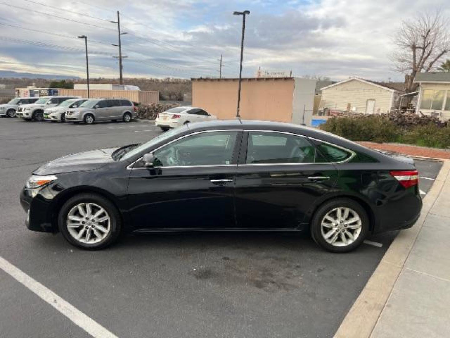 2015 Attitude Black /Black Toyota Avalon XLE Premium (4T1BK1EB3FU) with an 3.5L V-6 DOHC engine, Automatic transmission, located at 1865 East Red Hills Pkwy, St. George, 84770, (435) 628-0023, 37.120850, -113.543640 - Photo#3