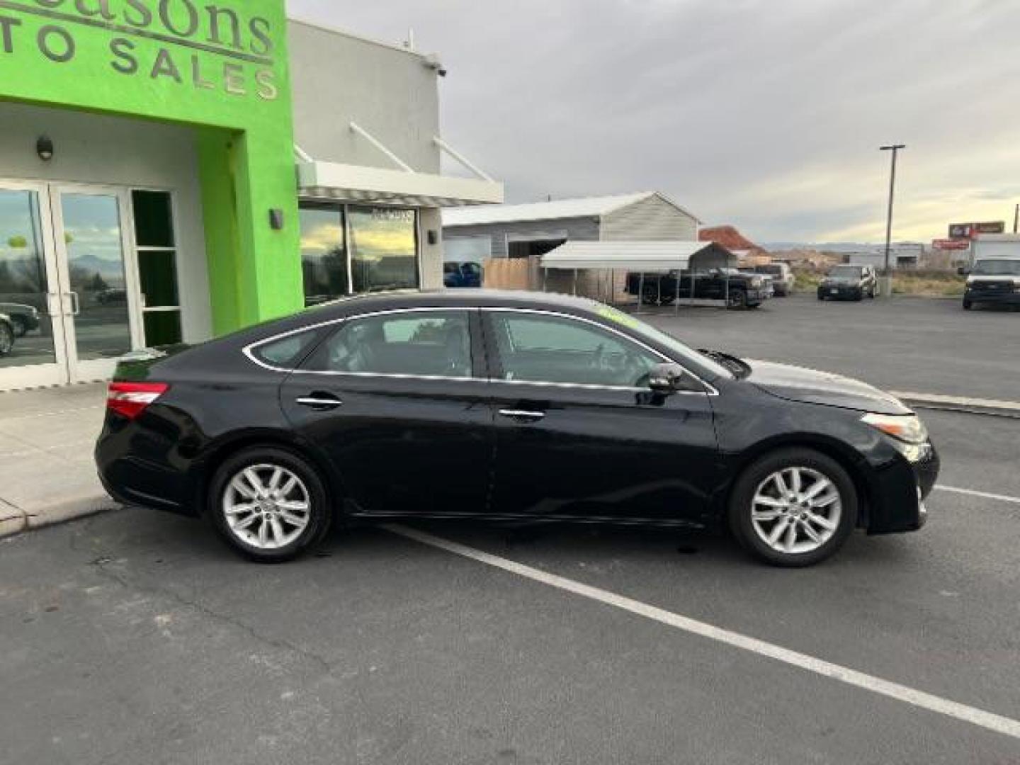 2015 Attitude Black /Black Toyota Avalon XLE Premium (4T1BK1EB3FU) with an 3.5L V-6 DOHC engine, Automatic transmission, located at 1865 East Red Hills Pkwy, St. George, 84770, (435) 628-0023, 37.120850, -113.543640 - Photo#7