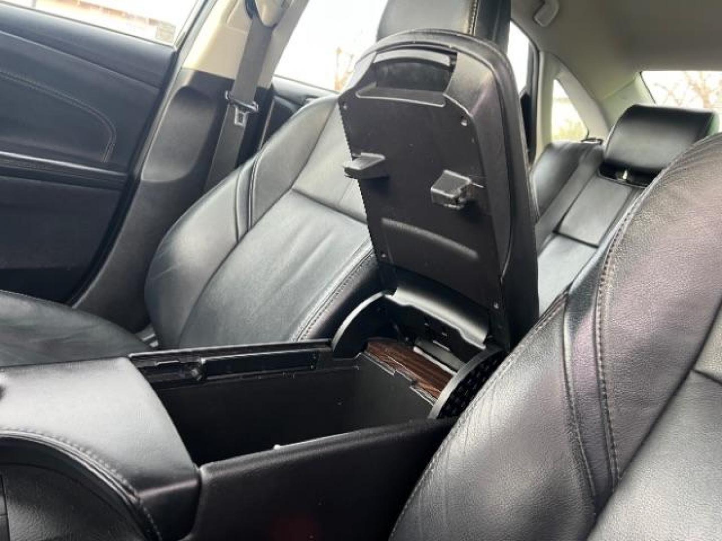 2015 Attitude Black /Black Toyota Avalon XLE Premium (4T1BK1EB3FU) with an 3.5L V-6 DOHC engine, Automatic transmission, located at 1865 East Red Hills Pkwy, St. George, 84770, (435) 628-0023, 37.120850, -113.543640 - Photo#19