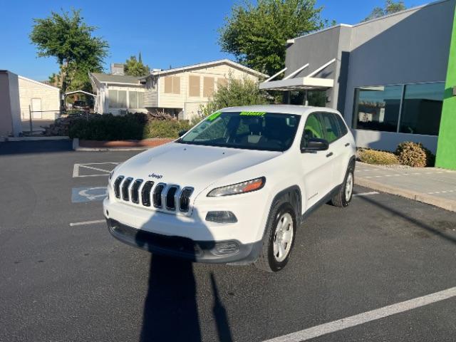 2014 Bright White Clearcoat /Black/Iceland Gray Jeep Cherokee Sport (1C4PJLAB6EW) with an MultiAir2 Tigershark 2.4L I-4 variable valve contr engine, Automatic transmission, located at 940 North Main Street, Cedar City, UT, 84720, (435) 628-0023, 37.692936, -113.061897 - We specialize in helping ALL people get the best financing available. No matter your credit score, good, bad or none we can get you an amazing rate. Had a bankruptcy, divorce, or repossessions? We give you the green light to get your credit back on the road. Low down and affordable payments that fit - Photo#2