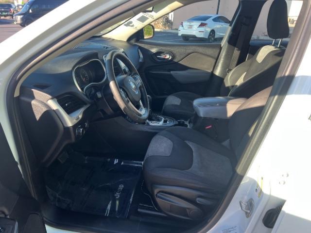 2014 Bright White Clearcoat /Black/Iceland Gray Jeep Cherokee Sport (1C4PJLAB6EW) with an MultiAir2 Tigershark 2.4L I-4 variable valve contr engine, Automatic transmission, located at 940 North Main Street, Cedar City, UT, 84720, (435) 628-0023, 37.692936, -113.061897 - We specialize in helping ALL people get the best financing available. No matter your credit score, good, bad or none we can get you an amazing rate. Had a bankruptcy, divorce, or repossessions? We give you the green light to get your credit back on the road. Low down and affordable payments that fit - Photo#14