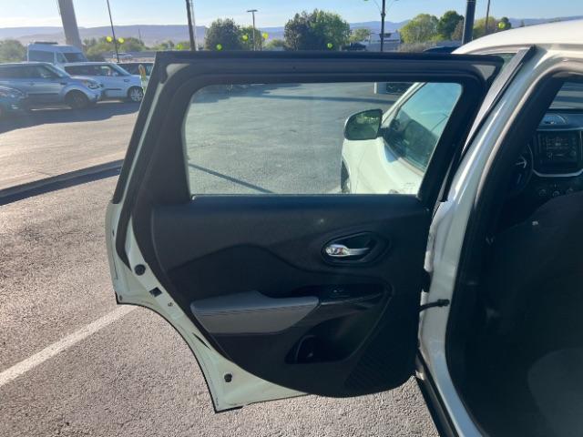 2014 Bright White Clearcoat /Black/Iceland Gray Jeep Cherokee Sport (1C4PJLAB6EW) with an MultiAir2 Tigershark 2.4L I-4 variable valve contr engine, Automatic transmission, located at 940 North Main Street, Cedar City, UT, 84720, (435) 628-0023, 37.692936, -113.061897 - We specialize in helping ALL people get the best financing available. No matter your credit score, good, bad or none we can get you an amazing rate. Had a bankruptcy, divorce, or repossessions? We give you the green light to get your credit back on the road. Low down and affordable payments that fit - Photo#20