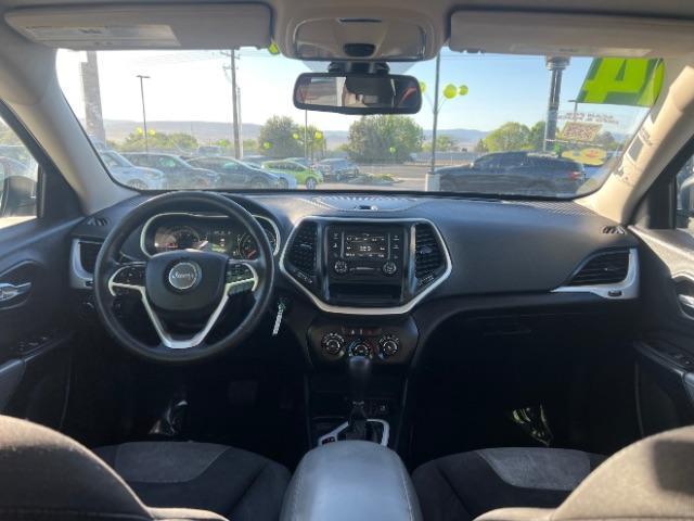 2014 Bright White Clearcoat /Black/Iceland Gray Jeep Cherokee Sport (1C4PJLAB6EW) with an MultiAir2 Tigershark 2.4L I-4 variable valve contr engine, Automatic transmission, located at 940 North Main Street, Cedar City, UT, 84720, (435) 628-0023, 37.692936, -113.061897 - We specialize in helping ALL people get the best financing available. No matter your credit score, good, bad or none we can get you an amazing rate. Had a bankruptcy, divorce, or repossessions? We give you the green light to get your credit back on the road. Low down and affordable payments that fit - Photo#22