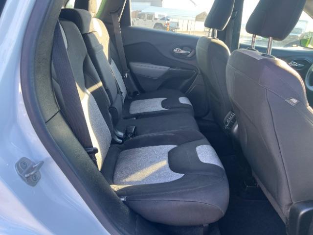 2014 Bright White Clearcoat /Black/Iceland Gray Jeep Cherokee Sport (1C4PJLAB6EW) with an MultiAir2 Tigershark 2.4L I-4 variable valve contr engine, Automatic transmission, located at 940 North Main Street, Cedar City, UT, 84720, (435) 628-0023, 37.692936, -113.061897 - We specialize in helping ALL people get the best financing available. No matter your credit score, good, bad or none we can get you an amazing rate. Had a bankruptcy, divorce, or repossessions? We give you the green light to get your credit back on the road. Low down and affordable payments that fit - Photo#25