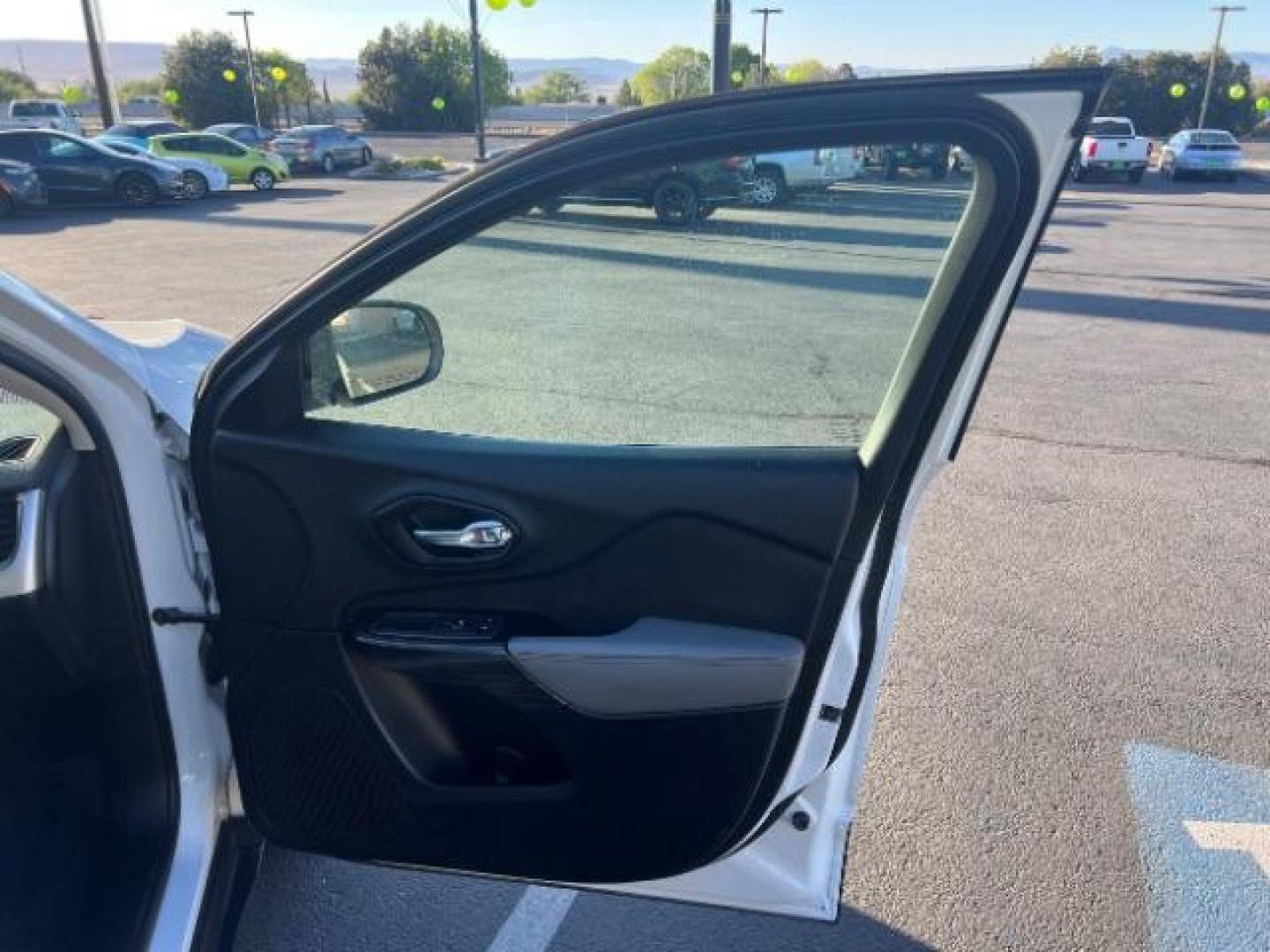 2014 Bright White Clearcoat /Black/Iceland Gray Jeep Cherokee Sport (1C4PJLAB6EW) with an MultiAir2 Tigershark 2.4L I-4 variable valve contr engine, Automatic transmission, located at 940 North Main Street, Cedar City, UT, 84720, (435) 628-0023, 37.692936, -113.061897 - We specialize in helping ALL people get the best financing available. No matter your credit score, good, bad or none we can get you an amazing rate. Had a bankruptcy, divorce, or repossessions? We give you the green light to get your credit back on the road. Low down and affordable payments that fit - Photo#26