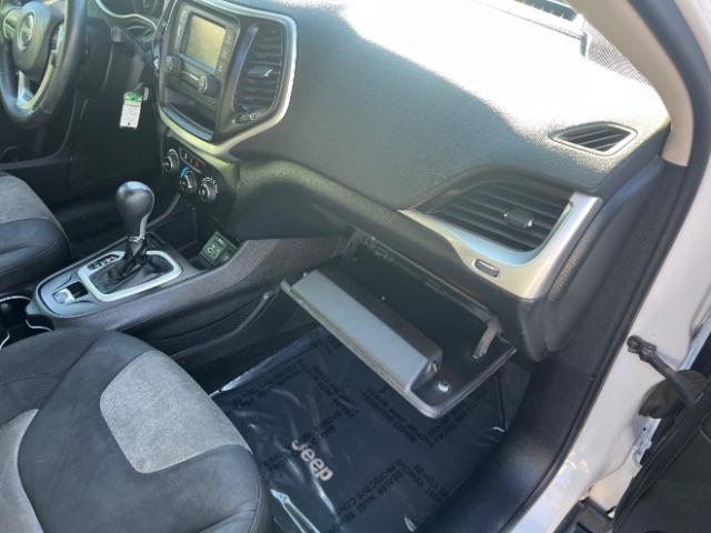 2014 Bright White Clearcoat /Black/Iceland Gray Jeep Cherokee Sport (1C4PJLAB6EW) with an MultiAir2 Tigershark 2.4L I-4 variable valve contr engine, Automatic transmission, located at 940 North Main Street, Cedar City, UT, 84720, (435) 628-0023, 37.692936, -113.061897 - We specialize in helping ALL people get the best financing available. No matter your credit score, good, bad or none we can get you an amazing rate. Had a bankruptcy, divorce, or repossessions? We give you the green light to get your credit back on the road. Low down and affordable payments that fit - Photo#28