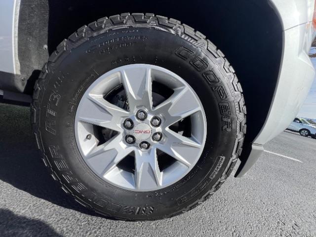 2015 Quicksilver Metallic /Jet Black GMC Canyon SLE (1GTG5BE33F1) with an 3.6L V-6 gasoline direct injection engine, Automatic transmission, located at 1865 East Red Hills Pkwy, St. George, 84770, (435) 628-0023, 37.120850, -113.543640 - We specialize in helping ALL people get the best financing available. No matter your credit score, good, bad or none we can get you an amazing rate. Had a bankruptcy, divorce, or repossessions? We give you the green light to get your credit back on the road. Low down and affordable payments that fit - Photo#9