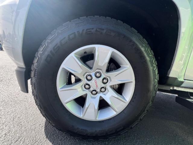 2015 Quicksilver Metallic /Jet Black GMC Canyon SLE (1GTG5BE33F1) with an 3.6L V-6 gasoline direct injection engine, Automatic transmission, located at 1865 East Red Hills Pkwy, St. George, 84770, (435) 628-0023, 37.120850, -113.543640 - We specialize in helping ALL people get the best financing available. No matter your credit score, good, bad or none we can get you an amazing rate. Had a bankruptcy, divorce, or repossessions? We give you the green light to get your credit back on the road. Low down and affordable payments that fit - Photo#10