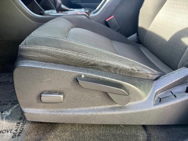 2015 Quicksilver Metallic /Jet Black GMC Canyon SLE (1GTG5BE33F1) with an 3.6L V-6 gasoline direct injection engine, Automatic transmission, located at 1865 East Red Hills Pkwy, St. George, 84770, (435) 628-0023, 37.120850, -113.543640 - We specialize in helping ALL people get the best financing available. No matter your credit score, good, bad or none we can get you an amazing rate. Had a bankruptcy, divorce, or repossessions? We give you the green light to get your credit back on the road. Low down and affordable payments that fit - Photo#13